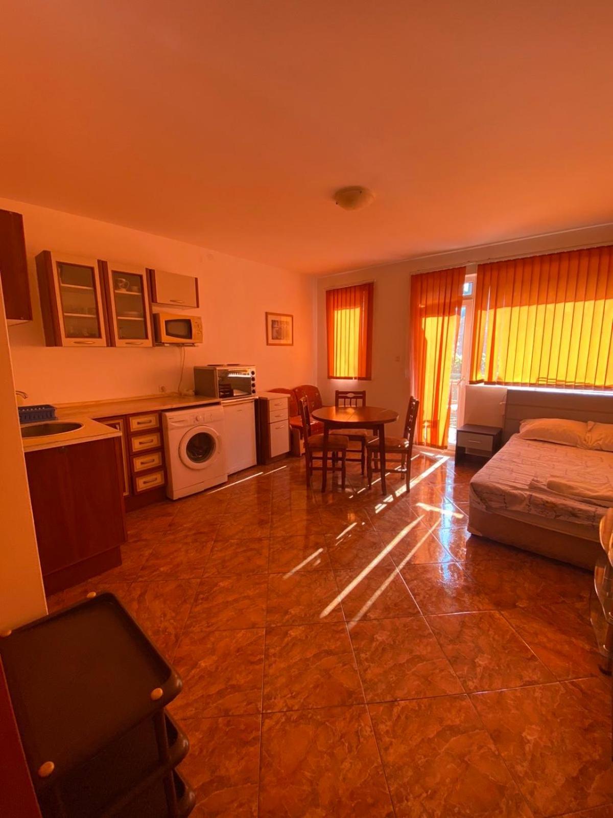 Studios & Apartments Perla Pantai Sunny Bagian luar foto